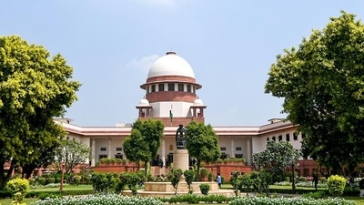 SC notice to Centre on plea of girl with speech defect denied admission(ANI)
