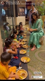 Shilpa Shetty shared a video as her Instagram Story with daughter Samisha from their Kanchika pooja. Shilpa Shetty shared a video as her Instagram Story with daughter Samisha from their Kanchika pooja. 
