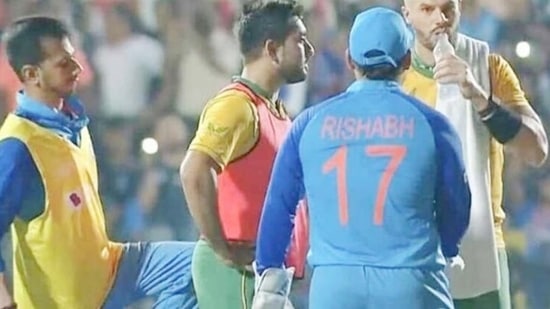 Yuzvendra Chahal captured cleaning South Africa spinner Tabraiz Shamshi