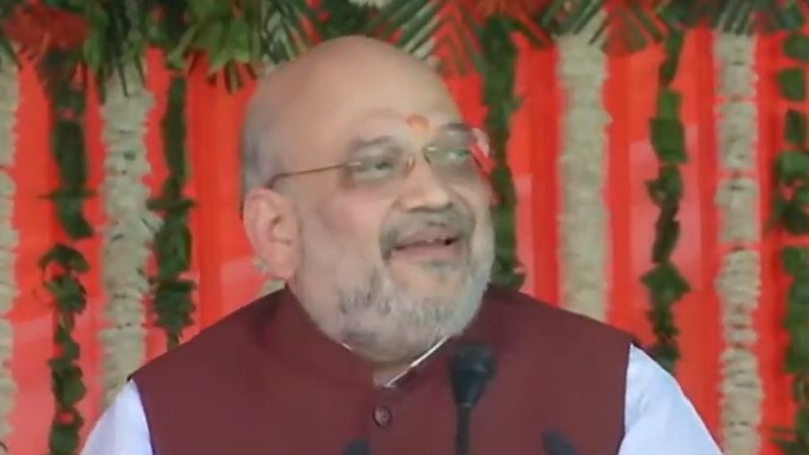 Amit Shah tears into '3 families' for looting J&K, silences critics of
