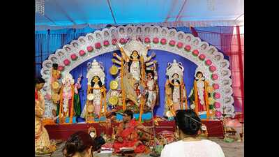 Idols installed at the puja pandal in Katra Barwari in Prayagraj. (HT Photo)