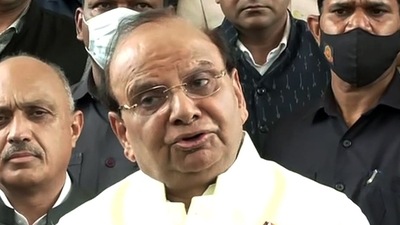 (File)Delhi Lieutenant Governor Vinai Kumar Saxena speaks to the media. (File)Delhi Lieutenant Governor Vinai Kumar Saxena speaks to the media. 