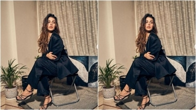 Rhea made our midweek blues go away with a set of pictures of herself decked up to drive all the limelight at an evening party. (Instagram/@rhea_chakraborty)