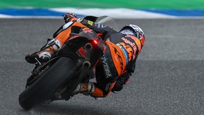 Portugal's rider Miguel Oliveira of Red Bull KTM Factory Racing steers his motorcycle during the MotoGP motorcycling race at the Chang International Circuit. (AP) Portugal's rider Miguel Oliveira of Red Bull KTM Factory Racing steers his motorcycle during the MotoGP motorcycling race at the Chang International Circuit. (AP)