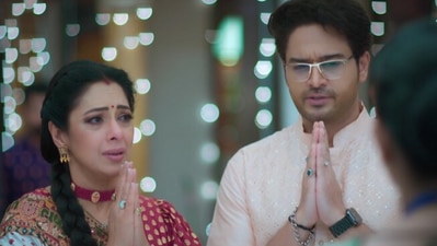 Rupali Ganguly (left) in a still from Anupamaa in which she plays the titular role. Rupali Ganguly (left) in a still from Anupamaa in which she plays the titular role. 