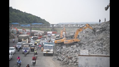Construction work underway at Chandni Chowk on Tuesday. (HT PHOTO) Construction work underway at Chandni Chowk on Tuesday. (HT PHOTO)