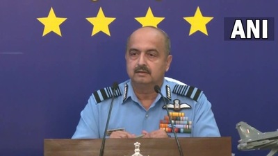 The IAF was reported to have scrambled Su-30MKI fighter jets to shadow the plane after inputs were received from Lahore’s Air Traffic Control (ATC) about a possible bomb threat. (ANI) The IAF was reported to have scrambled Su-30MKI fighter jets to shadow the plane after inputs were received from Lahore’s Air Traffic Control (ATC) about a possible bomb threat. (ANI)