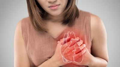 Eating late at night or eating unhealthy during the work hours can impair the body’s ability to digest carbohydrates. This in turn leads to more risk of diabetes and other heart diseases. (Unsplash)