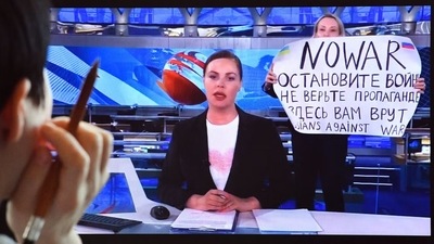 Russia-Ukraine War: Marina Ovsyannikova’s on-air protest against the Russian war in March. (AFP) Russia-Ukraine War: Marina Ovsyannikova’s on-air protest against the Russian war in March. (AFP)