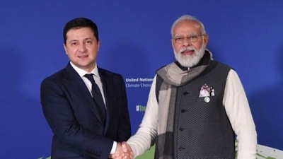 PM Narendra Modi with Ukraine President Volodymyr Zelensky at COP26 summit last year. PM Narendra Modi with Ukraine President Volodymyr Zelensky at COP26 summit last year.