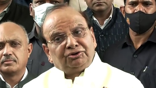 (File)Delhi Lieutenant Governor Vinai Kumar Saxena speaks to the media.&nbsp;