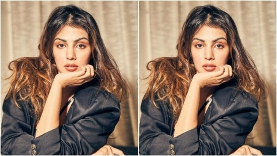 In classic black stilettos with ankle straps and golden hoop earrings, Rhea minimally accessorised her look for the day.(Instagram/@rhea_chakraborty)
