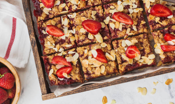 Strawberry Oats Energy Bar(istockphoto)