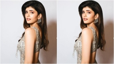 The sleeveless gown featured a plunging neckline and bodycon details as it hugged Sanjana’s shape perfectly. (Instagram/@sanjanasanghi96) The sleeveless gown featured a plunging neckline and bodycon details as it hugged Sanjana’s shape perfectly. (Instagram/@sanjanasanghi96)
