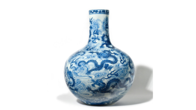 The image shows the Chinese Tianqiuping vase that was sold for over $9 million. (Osenat) The image shows the Chinese Tianqiuping vase that was sold for over $9 million. (Osenat)