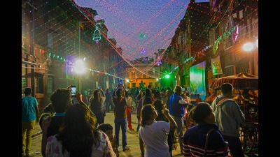 A crowd celebrating Christmas at Bow Barracks, a street in Kolkata where many Anglo-Indians live. (Shutterstock) A crowd celebrating Christmas at Bow Barracks, a street in Kolkata where many Anglo-Indians live. (Shutterstock)