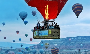 Tips to travel sustainably as sustainability is the new hook for travellers (Berke Araklı) Tips to travel sustainably as sustainability is the new hook for travellers (Berke Araklı)