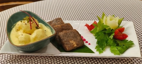 Dahi Wale Aloo with Kaduu (Pumpkin) ke Pakode Dahi Wale Aloo with Kaduu (Pumpkin) ke Pakode
