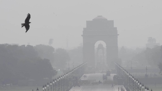 If the average AQI between any two consecutive months was compared, the sharpest swing in average AQI occurs between September and October each year.&nbsp;(Arvind Yadav/HT Photo/Representative Image)