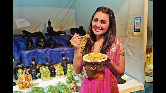 At the Minto Road Durga Puja pandal, the actor feasted on sev puri and spoke about her love for puchkas. (Photo: Gokul VS/HT)