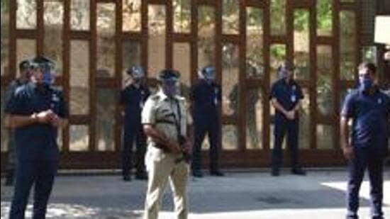 Mumbai, India - February 26, 2021: Police personnel guard outside Antilia residence of industrialist Mukesh Ambani after explosives were found in an abandoned car in its vicinity, in Mumbai, India, Friday, Feb 26, 2021. (Photo by Bhushan Koyande / HT Photo) (HT PHOTO)