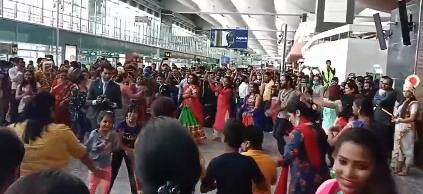 Netizens demanded a celebration representing Karnataka culture and claimed that Garbha was from north India. Netizens demanded a celebration representing Karnataka culture and claimed that Garbha was from north India.