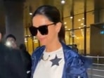 Deepika Padukone’s monochrome pajamas, blue jacket is all about comfy flying(Instagram/@varindertchawla) Deepika Padukone’s monochrome pajamas, blue jacket is all about comfy flying(Instagram/@varindertchawla)