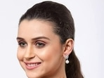 Jewellery items like necklace sets, earrings and pendants are available at slashed down prices on Amazon.
