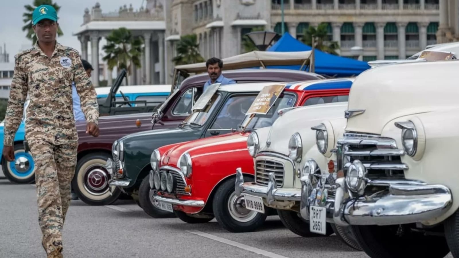 bengaluru-vintage-cars-on-display-to-promote-wildlife-protection-see