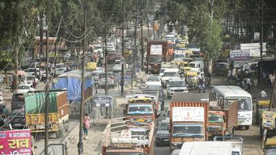 Ghaziabad, India - October 06, 2022: Heavy traffic jam seen on Lal Kuan road in Ghaziabad, India, on Thursday, October 06. 2022. (Photo by Sakib Ali /Hindustan Times)