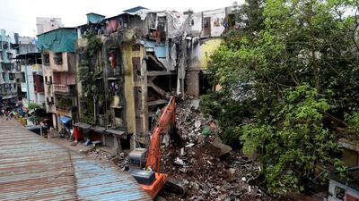 Navi Mumbai, India - Oct. 2, 2022:3 storey building collapsed last night. One person found dead early morning. Fire brigade officers are still carrying out search operations at Bonkode, in Navi Mumbai, India, on Sunday, October 2, 2022. (Photo by Bachchan Kumar/ HT PHOTO) (HT PHOTO) Navi Mumbai, India - Oct. 2, 2022:3 storey building collapsed last night. One person found dead early morning. Fire brigade officers are still carrying out search operations at Bonkode, in Navi Mumbai, India, on Sunday, October 2, 2022. (Photo by Bachchan Kumar/ HT PHOTO) (HT PHOTO)