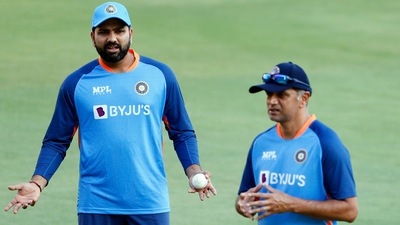 Rohit Sharma (L) and Rahul Dravid (ANI) Rohit Sharma (L) and Rahul Dravid (ANI)