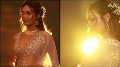 Esha Gupta’s pastel lehenga is meant to be bookmarked for all festivals (Instagram/@egupta) Esha Gupta’s pastel lehenga is meant to be bookmarked for all festivals (Instagram/@egupta)