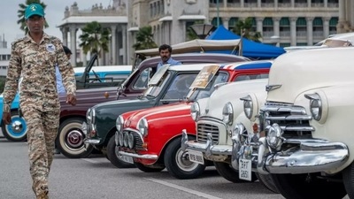 Vintage vehicles displayed at Bengaluru's Vidhana Soudha.&nbsp; (Twitter/Karnataka Forest Department)