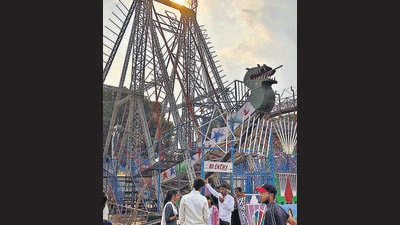 The Columbus swing at the Dussehra Mela at the GLADA ground in Ludhiana on which the 22-year-old man was electrocuted to death. (HT Photo) The Columbus swing at the Dussehra Mela at the GLADA ground in Ludhiana on which the 22-year-old man was electrocuted to death. (HT Photo)
