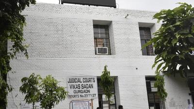 Only two out of four pollution monitors are working in the city. The Vikas Sadan monitor is not apparently not recording the pollution levels in Gurugram. (Vipin Kumar/HT Photo) Only two out of four pollution monitors are working in the city. The Vikas Sadan monitor is not apparently not recording the pollution levels in Gurugram. (Vipin Kumar/HT Photo)