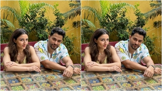 सोहा अपने जन्मदिन की पोशाक में बहुत सुंदर लग रही थीं, जबकि कुणाल की सफेद शर्ट विचित्र फूलों के पैटर्न के साथ मज़ेदार सैर के लिए बुकमार्क की गई है। (Instagram/@sakpataudi)