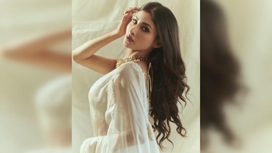 Mouni Roy picked her saree from the label Gopi Vaud which is a brand celebrating the artisans of India.(Instagram/@imouniroy)