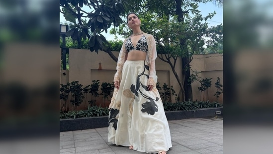 Tamannaah Bhatia's outfit is from the collection of the luxury clothing line Devnaagri by Kavita and Priyanka Jain.(Instagram/@stylebyami)