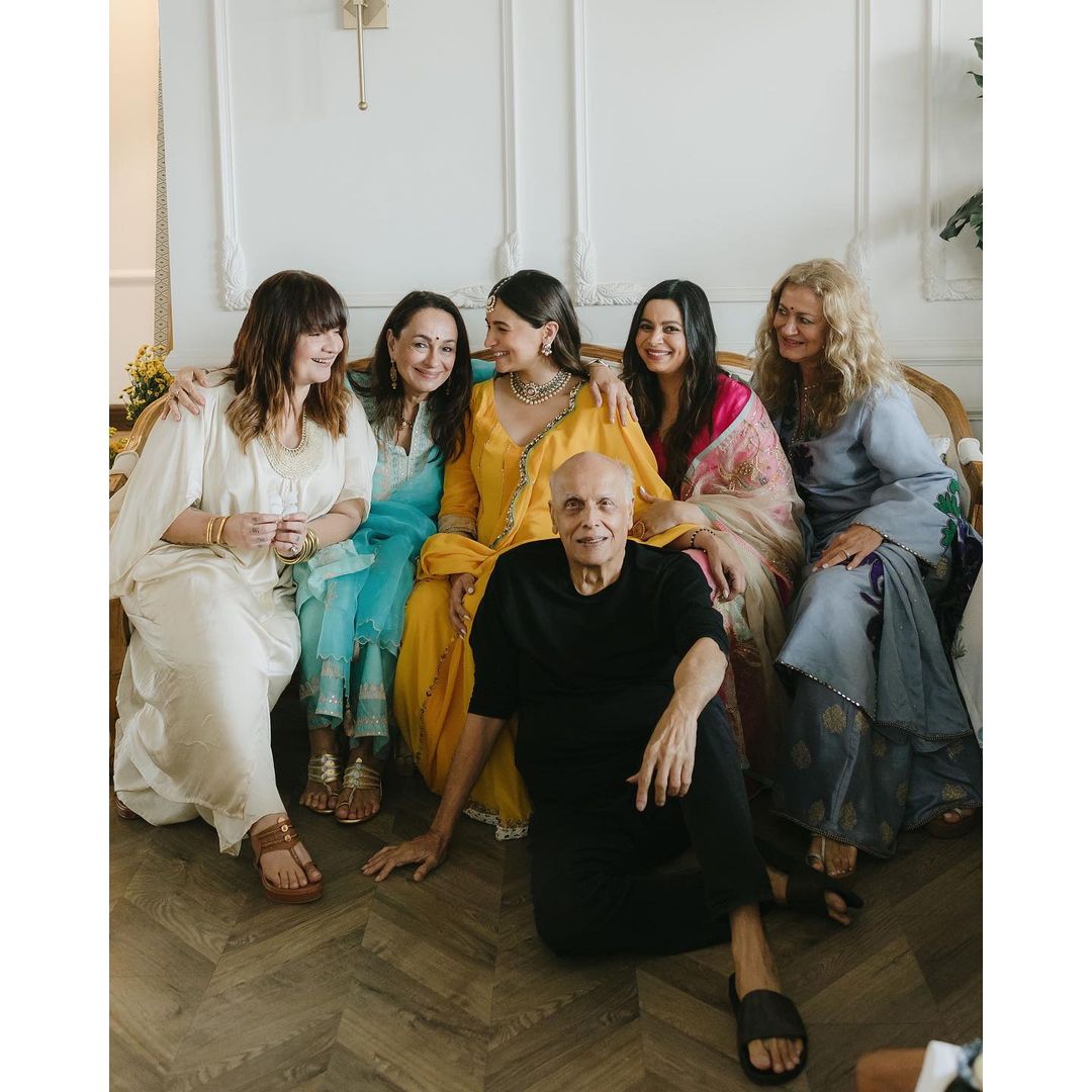 Alia Bhatt poses with her mother Soni Razdan, father Mahesh Bhatt, sisters Pooja Bhatt and Shaheen Bhatt during her baby shower in October. Alia Bhatt poses with her mother Soni Razdan, father Mahesh Bhatt, sisters Pooja Bhatt and Shaheen Bhatt during her baby shower in October.