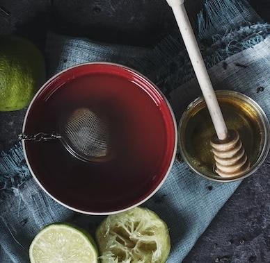 Lemon and honey water is not for everyone (Unsplash)