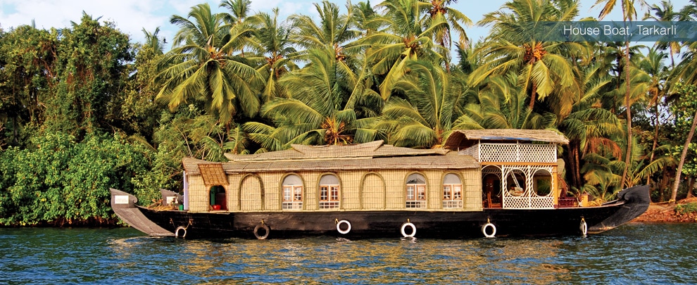 The only location in Maharashtra with backwaters is Tarkarli. Here, the houseboat ride comes highly recommended.(MaharashtraTourism)