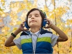 Headphones under <span class='webrupee'>₹</span>1,500 ensure good quality sound and don't cost much either.(Pexels) Headphones under <span class='webrupee'>₹</span>1,500 ensure good quality sound and don't cost much either.(Pexels)