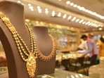 The price of gold remained unchanged on Friday