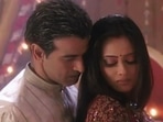 Ronit Roy appeared in Kasautii Zindagi Kay and Kyunki Saas Ki Kabhi Bahu Thi. Ronit Roy appeared in Kasautii Zindagi Kay and Kyunki Saas Ki Kabhi Bahu Thi.