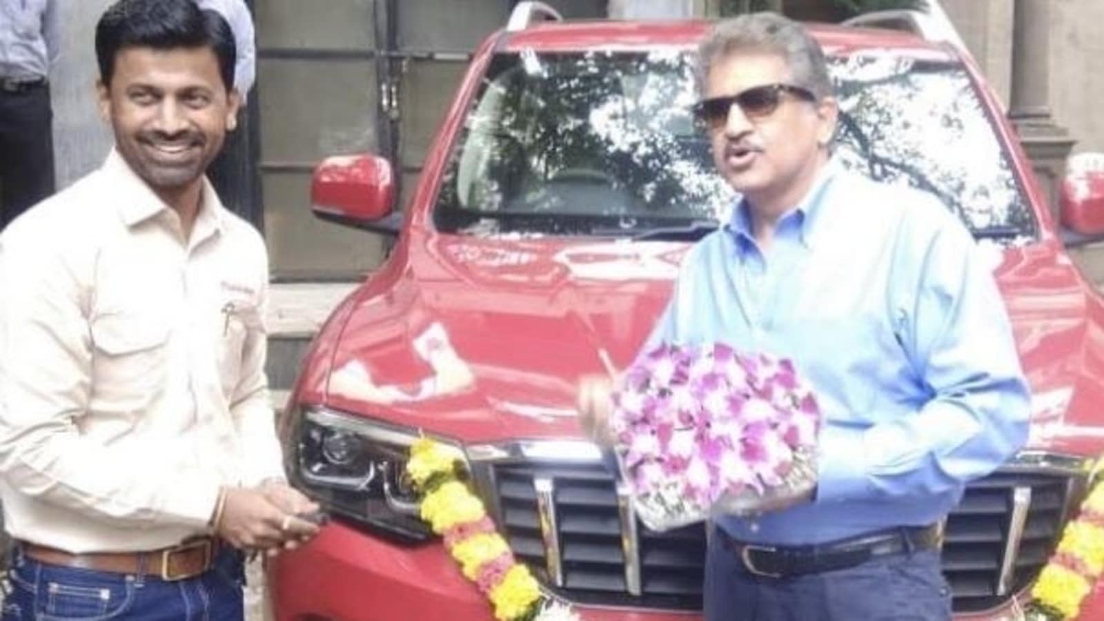 Anand Mahindra receives his Scorpio-N, tells Twitteratis to do this