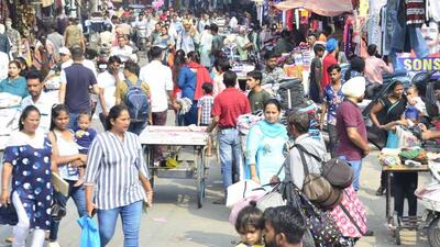 Visitors battle chaos at an encroachment-ridden Chhaura Bazaarm Ludhiana. (Harvinder Singh/HT) Visitors battle chaos at an encroachment-ridden Chhaura Bazaarm Ludhiana. (Harvinder Singh/HT)