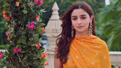 Alia Bhatt from the reprise version of Rasiya. Alia Bhatt from the reprise version of Rasiya. 