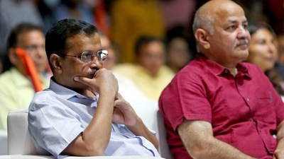 (File photo) Delhi chief minister Arvind Kejriwal with Deputy CM Manish Sisodia. (ANI) (File photo) Delhi chief minister Arvind Kejriwal with Deputy CM Manish Sisodia. (ANI)