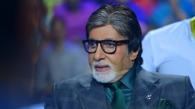 Amitabh Bachchan on the sets of KBC 14. Amitabh Bachchan on the sets of KBC 14.